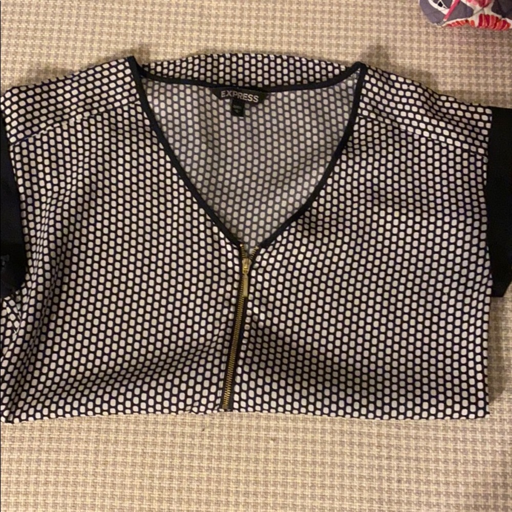 Express blouse with zipper